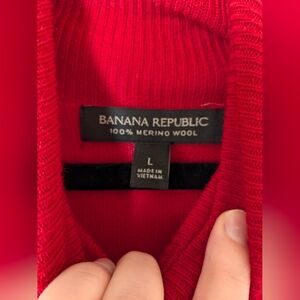 Banana Republic Women's Red Merino Wool Knit Turtleneck Sweater Sz L